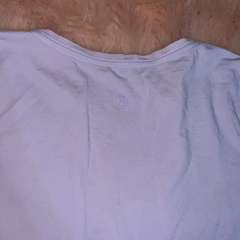 Lululemon Love Tee Short Sleeve V-Neck T-Shirt light Purple size 6 - Picture 7 of 13